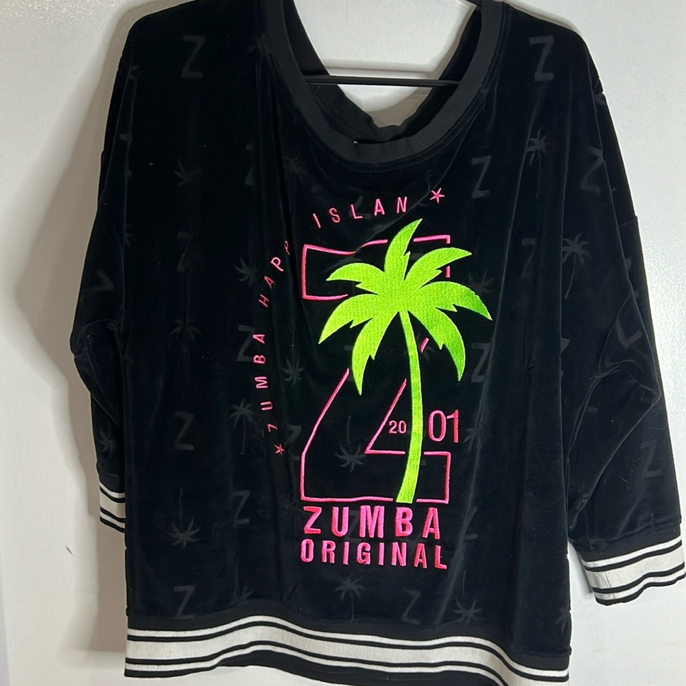 Zumba Wear original pullover in black w Pink lettering,size Large
